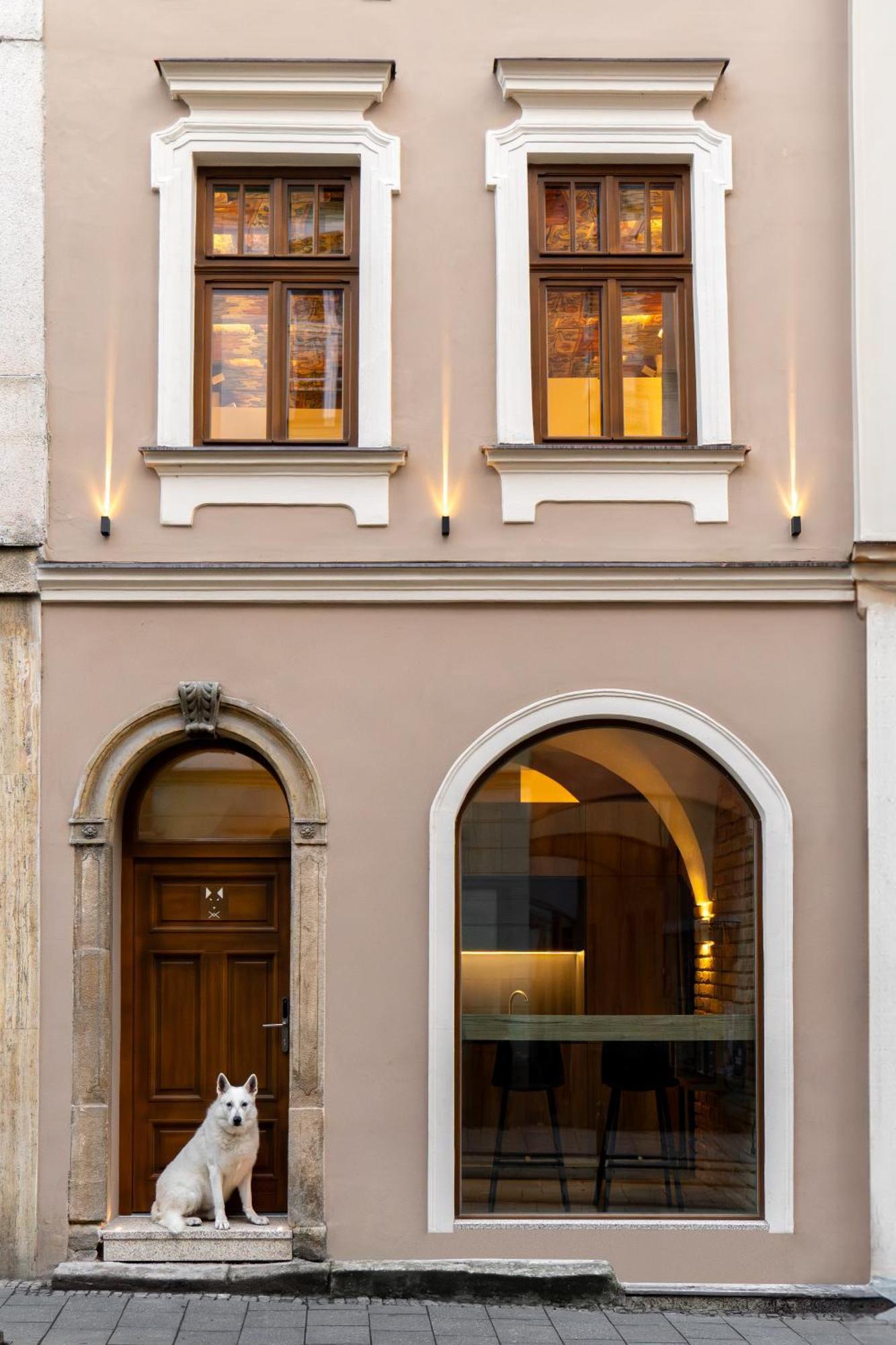 White Wolf Boutique Apartments Olomouc Exteriör bild
