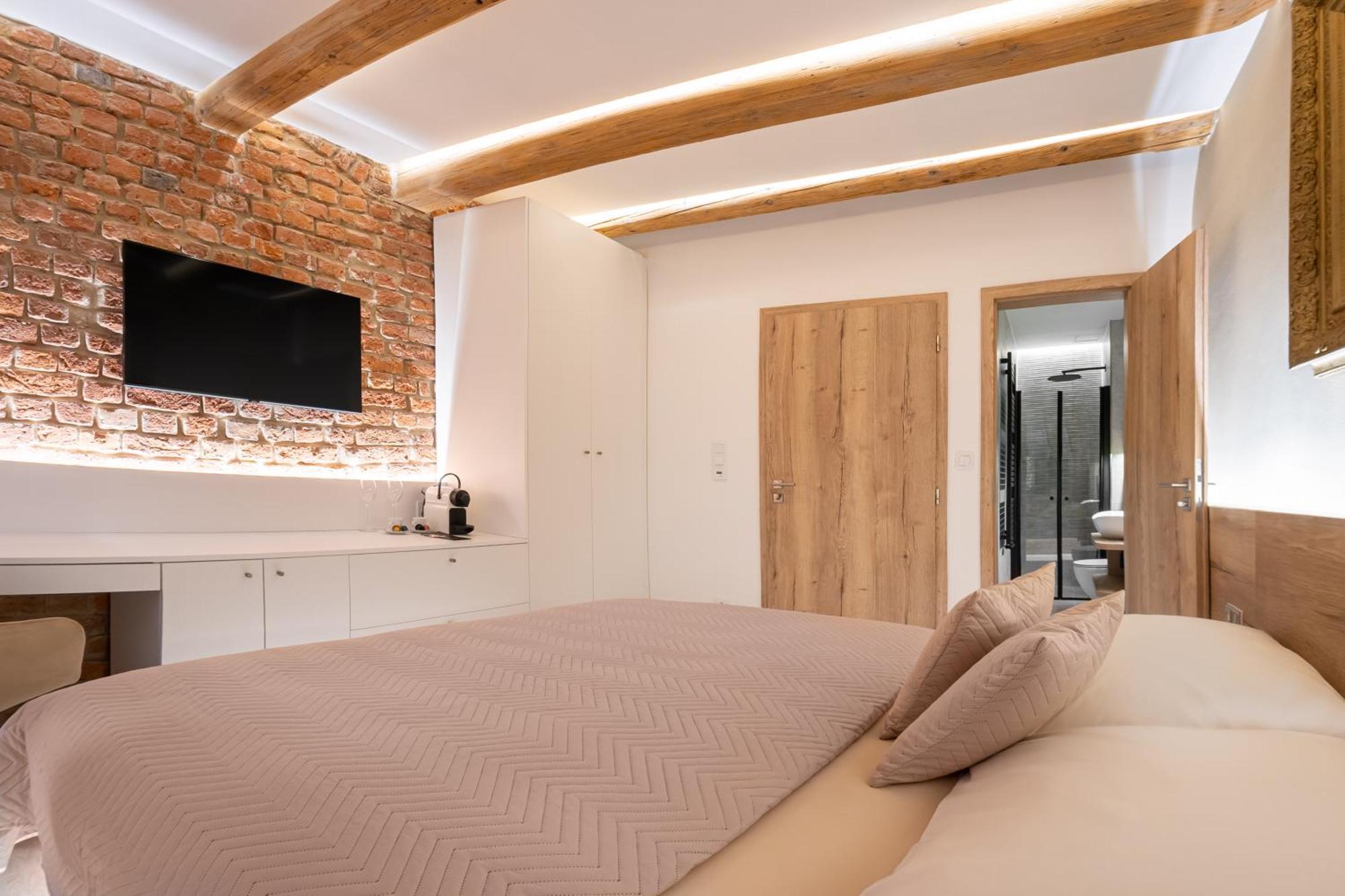 White Wolf Boutique Apartments Olomouc Exteriör bild